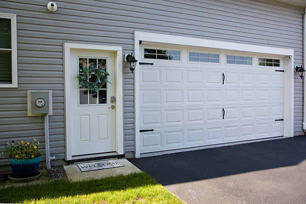 24/7 Emergency Garage Door Panel Replacement experts in La Huerta, NM